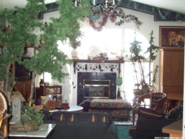 325 E 400 S, Hyrum, UT 84319 — photo 3