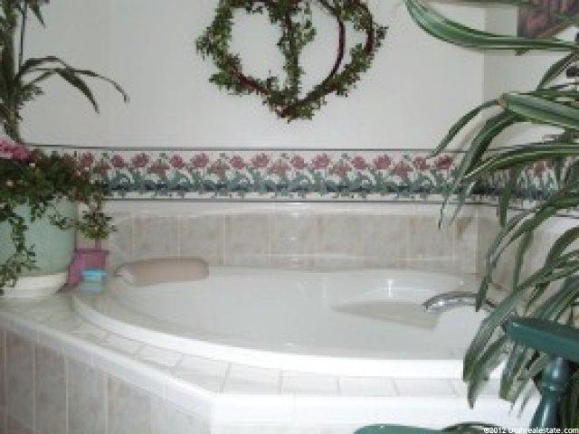 325 E 400 S, Hyrum, UT 84319 — photo 6