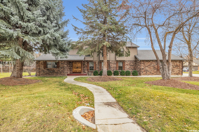 Highly desirable gated community in Cottonwood Heights. Custom features throughout with high end appliance. Kitchen will meet expectations for even the best of chefs. This home has 4876 Square feet.  Easy to show. Contact Agent for appointments. Buyers to verify square footage.