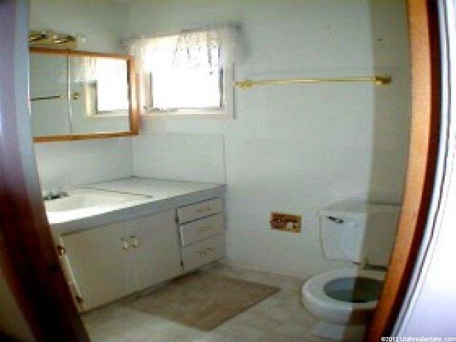 121 N 100 W, Hyrum, UT 84319 — photo 7
