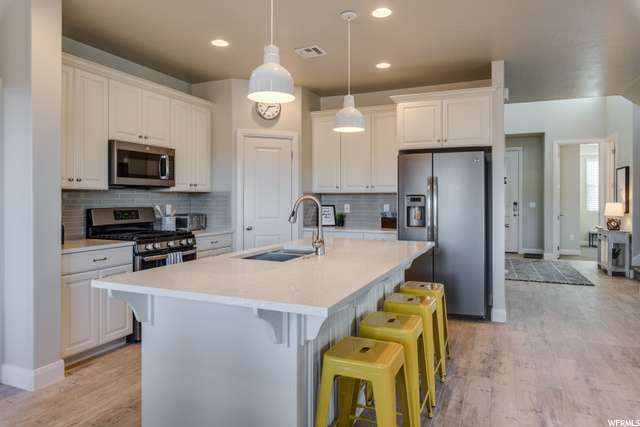 Photo 5 for MLS #1973858 at 1030 N Casitas Loop