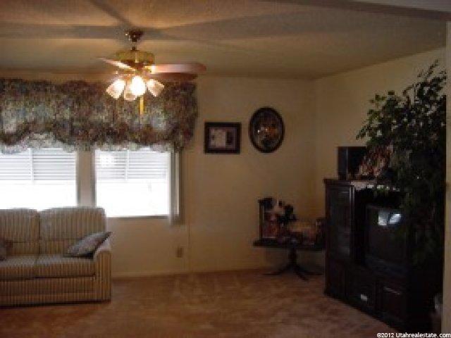 512 W 5000 S, Washington Terrace, UT 84405 — photo 4
