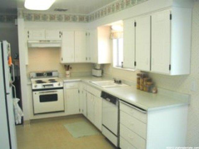 8562 S 520 E, Sandy, UT 84070 — photo 3