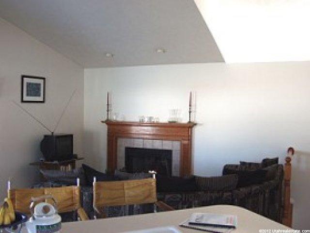1352 Fox Pointe Dr, West Jordan, UT 84088 — photo 4