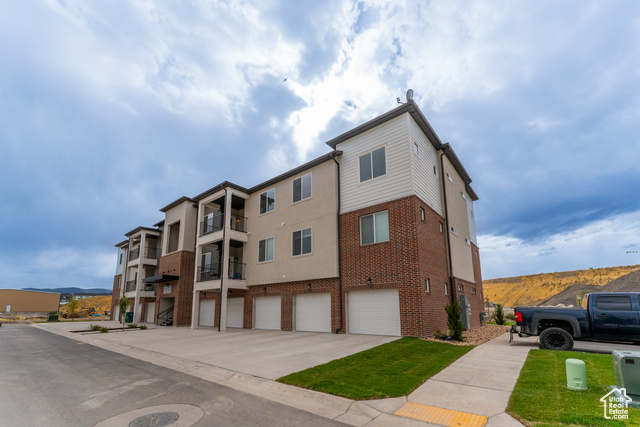 1023 N SAWTOOTH WAY #HH301, Lehi UT 84043