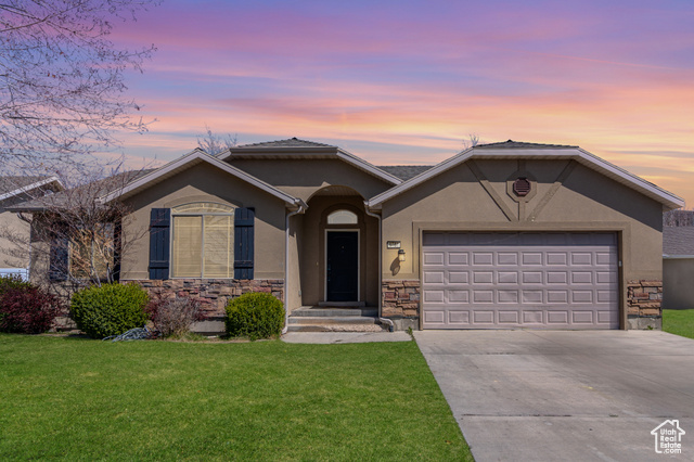 Six-bedroom home in a peaceful neighborhood on Payson's west side. This west-facing home boasts updated flooring and countertops and is within walking distance to a park and across the street from the temple.