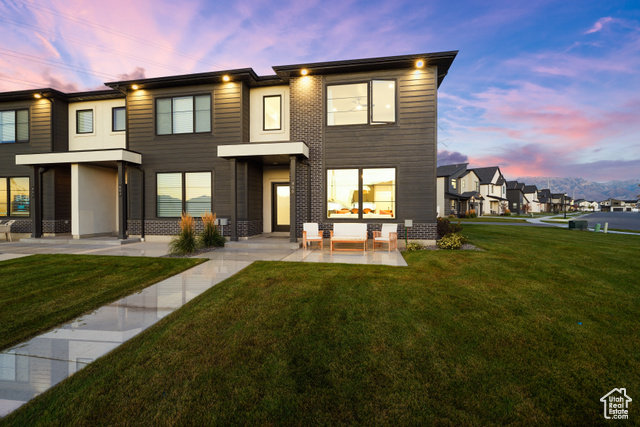 Beautiful townhome in highly desirable location. This luxury townhome has great freeway access and is near everything. Come to our design center and customize your home and finishes that you want! Come tour our homes and see the Keystone Construciton difference,