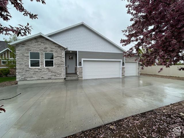 Beautiful Custom Rambler! Bright and open with 9 ft ceilings up and down. Full White Shaker Kitchen with white quartz counter tops and oversized panty. Full master suite with stand alone soaker tub. Large main floor laundry. Large covered patio. Don't Miss!!