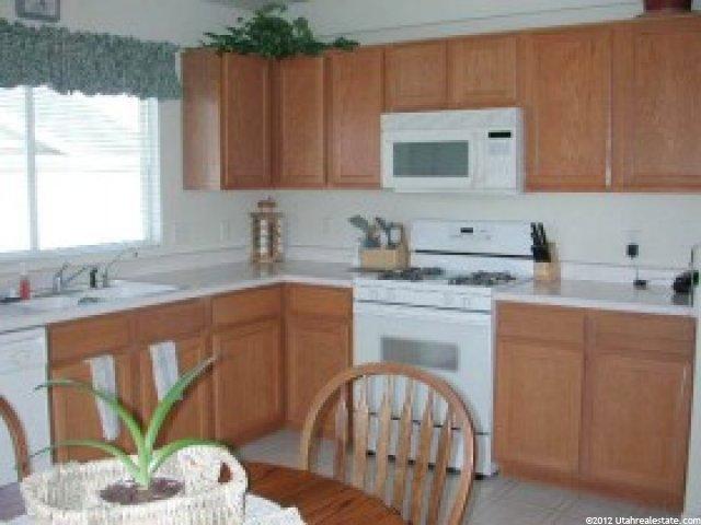 3398 Hackberry Ln, Magna, UT 84044 — photo 2