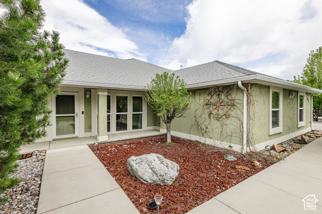 813 S STONE CREEK DR, River Heights UT 84321