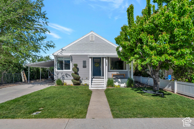 Just listed is this adorable, updated home. Buyers will love the curb appeal, style, and location of this affordable home. Enjoy your fenced in yard, covered parking and large owner's suite.