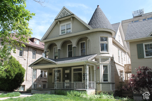 listing main picture