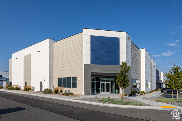1598 S Distribution Drive Dr W, Salt Lake City, UT 84104