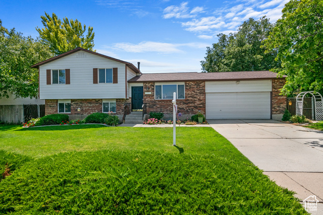 3527 W FARRINGTON CT, West Jordan UT 84084