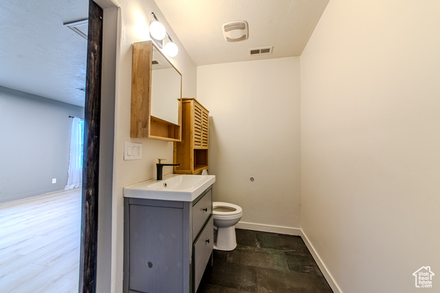 Photo 14 for MLS #2008760 at 515 250 West