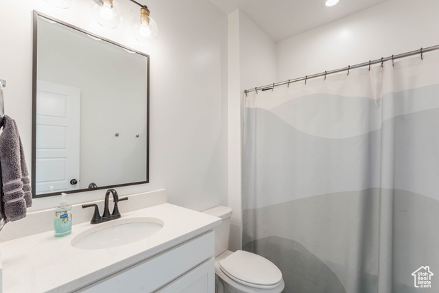Photo 18 for MLS #2011571 at 382 W Parkway Dr