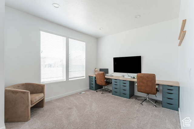 Photo 13 for MLS #2011571 at 382 W Parkway Dr
