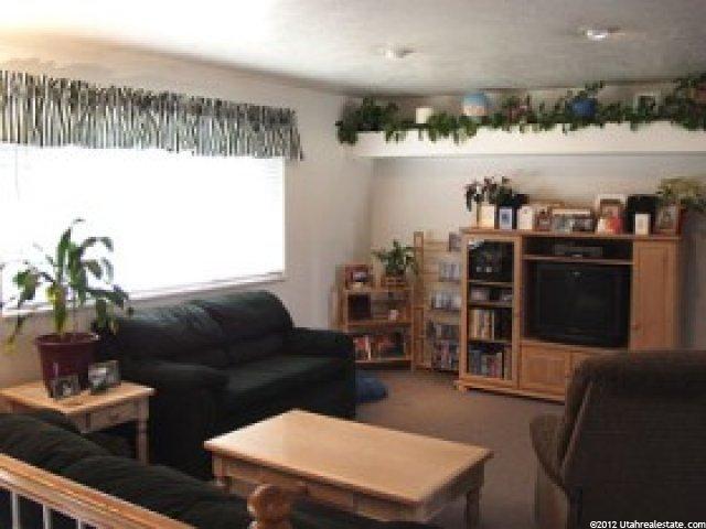 10446 Leilani Dr, Sandy, UT 84070 — photo 3