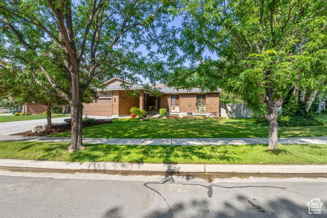 12012 S HIDDEN VALLEY CLUB DR, Sandy, Utah 84092, 7 Bedrooms Bedrooms, ,4 BathroomsBathrooms,Residential,Single Family Residence,12012 S HIDDEN VALLEY CLUB DR,2013791