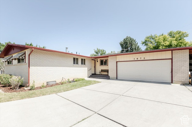 1672 N 1560 E, North Logan UT 84341