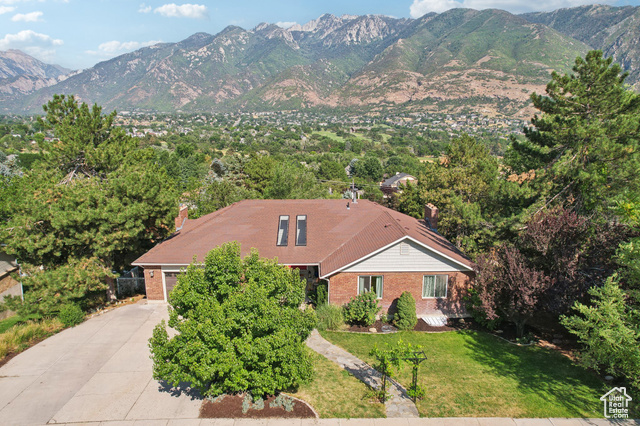 11759 S NICKLAUS RD, Sandy, Utah 84092, 6 Bedrooms Bedrooms, ,4 BathroomsBathrooms,Residential,Single Family Residence,11759 S NICKLAUS RD,2015435