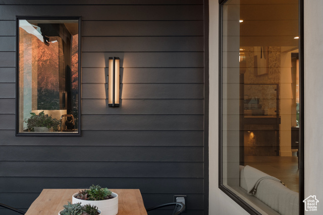 Photo 20 for MLS #2016616 at 501 W Devey Dr