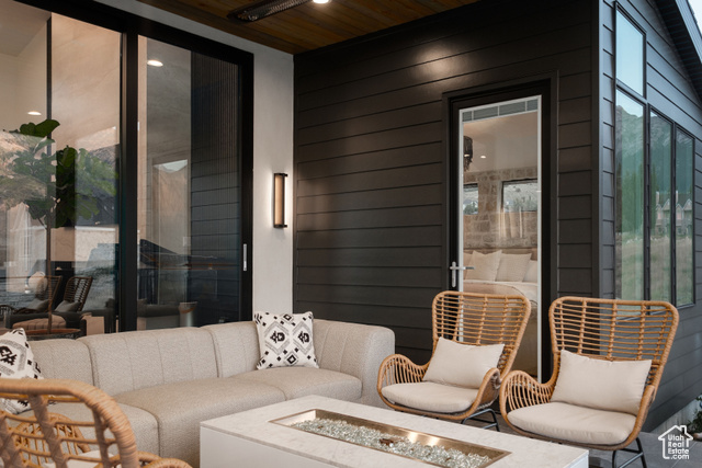 Photo 19 for MLS #2016616 at 501 W Devey Dr