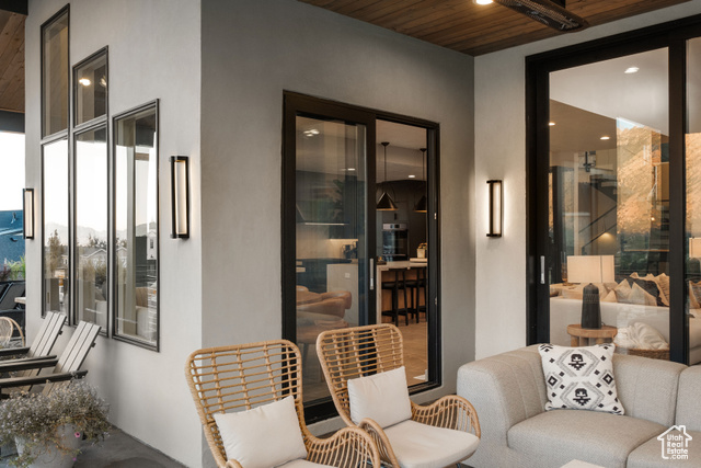 Photo 18 for MLS #2016616 at 501 W Devey Dr