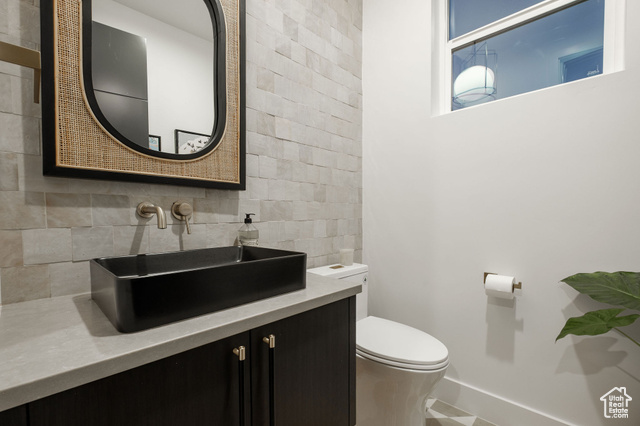 Photo 40 for MLS #2016616 at 501 W Devey Dr