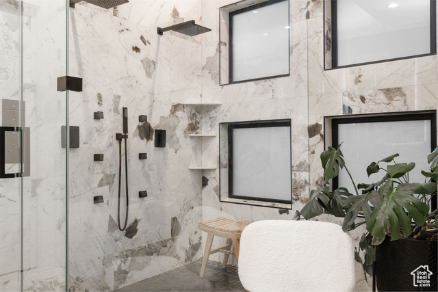 Photo 29 for MLS #2016616 at 501 W Devey Dr