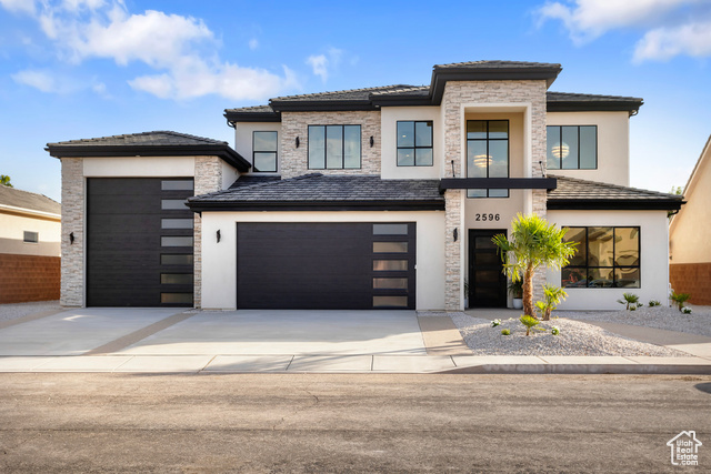 View of front of house featuring a garage