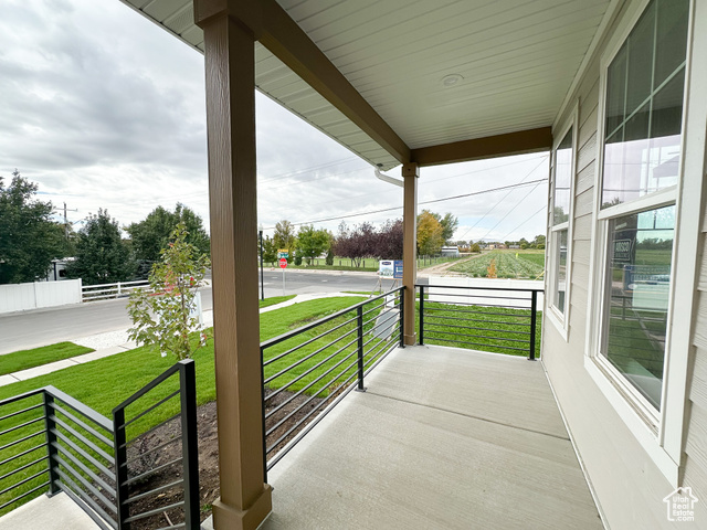 Photo 10 for MLS #2019370 at 626 W Cottle Ln