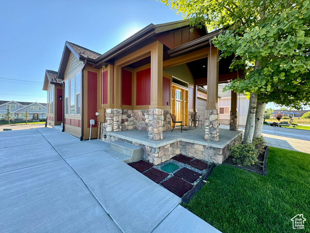 690 N LOCHWOOD DR, Garden City, Utah 84028, 5 Bedrooms Bedrooms, ,4 BathroomsBathrooms,Residential,Single Family Residence,690 N LOCHWOOD DR,2019381