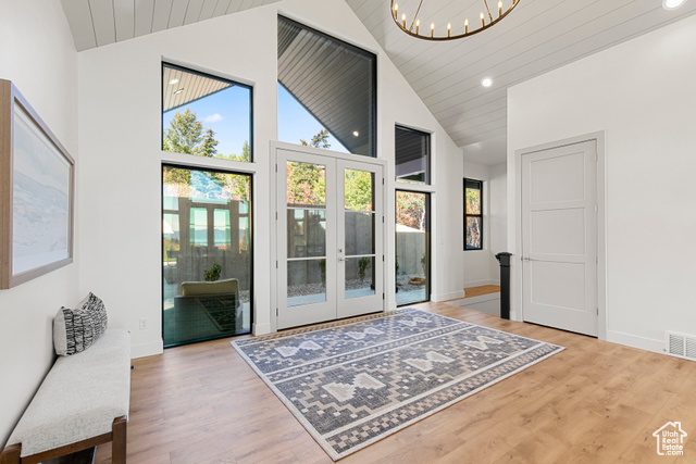 Photo 6 for MLS #2019828 at 984 S Crossed Arrows Cir