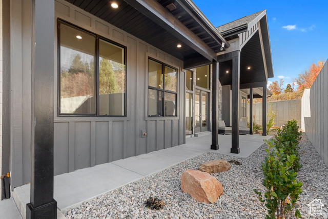 Photo 3 for MLS #2019828 at 984 S Crossed Arrows Cir
