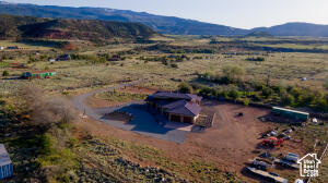 Bird's eye view with a mountain view