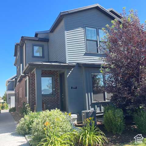 1399 W 11380 S, South Jordan, Utah 84095, 3 Bedrooms Bedrooms, ,3 BathroomsBathrooms,Residential,Townhouse,1399 W 11380 S,2020420