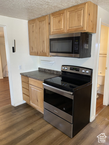 Photo 7 for MLS #2020514 at 570 W Main St