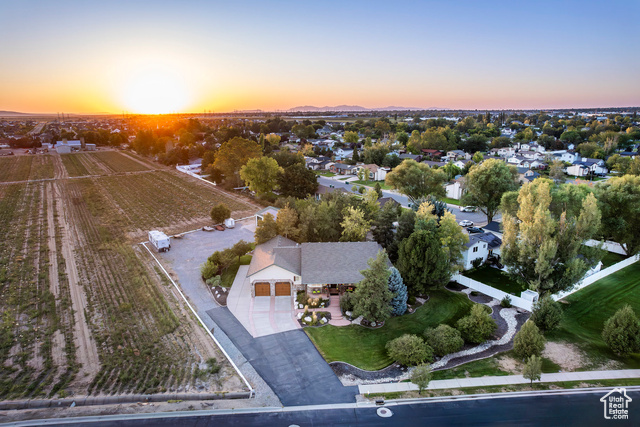 870 WEAVER LN, Layton, Utah 84041, 5 Bedrooms Bedrooms, ,4 BathroomsBathrooms,Residential,Single Family Residence,870 WEAVER LN,2020649