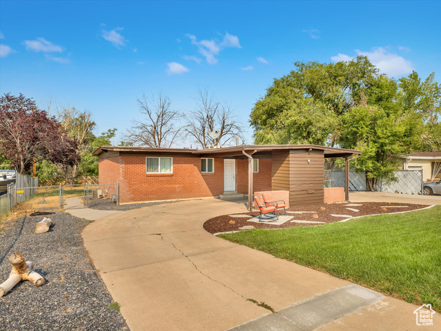 4877 S 2675 W, Roy UT 84067