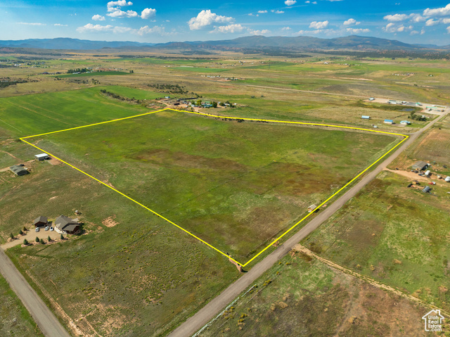 Beautiful 31.84 Acre Farm Property with Pressurized Irrigation & Wheel Lines!