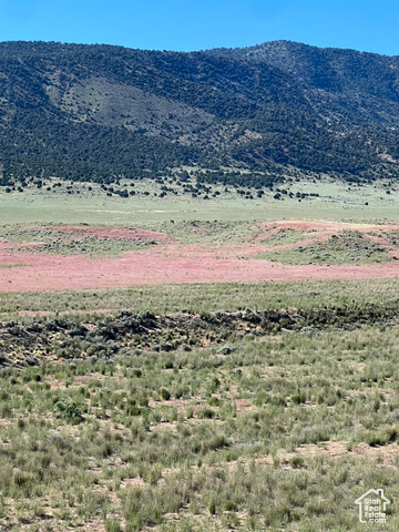 View of mountain feature