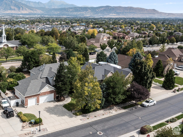 Bird's eye view featuring a mountain view