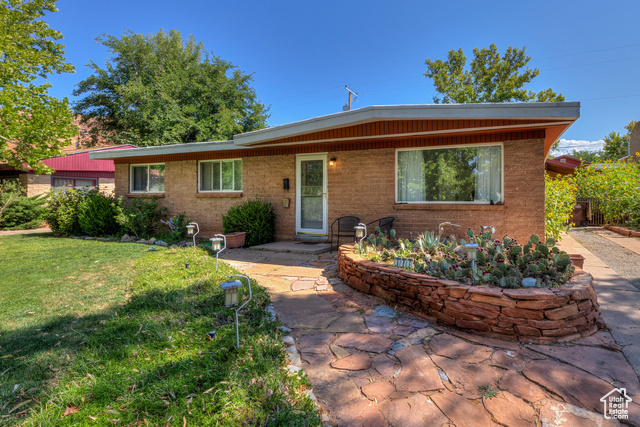 343 S TUSHER ST, Moab, Utah 84532, 3 Bedrooms Bedrooms, ,2 BathroomsBathrooms,Residential,Single Family Residence,343 S TUSHER ST,2023042