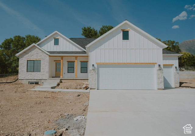 View of front of house featuring a garage