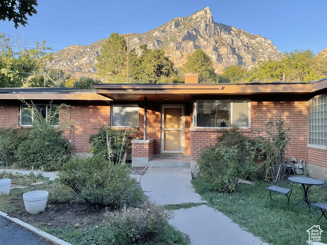 2010 N OAK LN, Provo, Utah 84604, 5 Bedrooms Bedrooms, ,3 BathroomsBathrooms,Residential,Single Family Residence,2010 N OAK LN,2023383