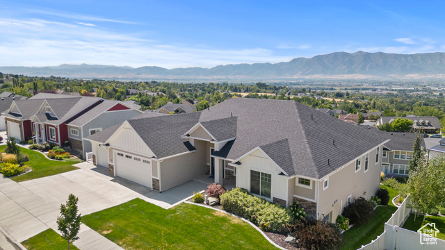 Bird's eye view featuring a mountain view