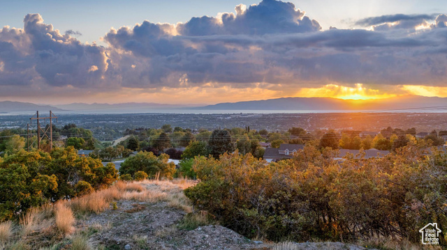 Gorgeous views to the west from ground-level