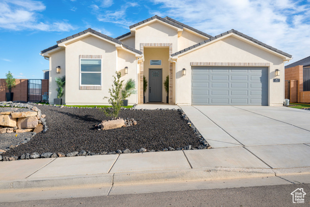 611 S LESINA HEIGHTS DR, St. George, Utah 84770, 4 Bedrooms Bedrooms, ,2 BathroomsBathrooms,Residential,Single Family Residence,611 S LESINA HEIGHTS DR,2023832