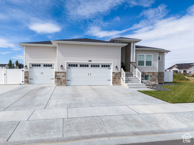 1092 S 4425 W, West Point, Utah 84015, 6 Bedrooms Bedrooms, ,3 BathroomsBathrooms,Residential,Single Family Residence,1092 S 4425 W,2024293